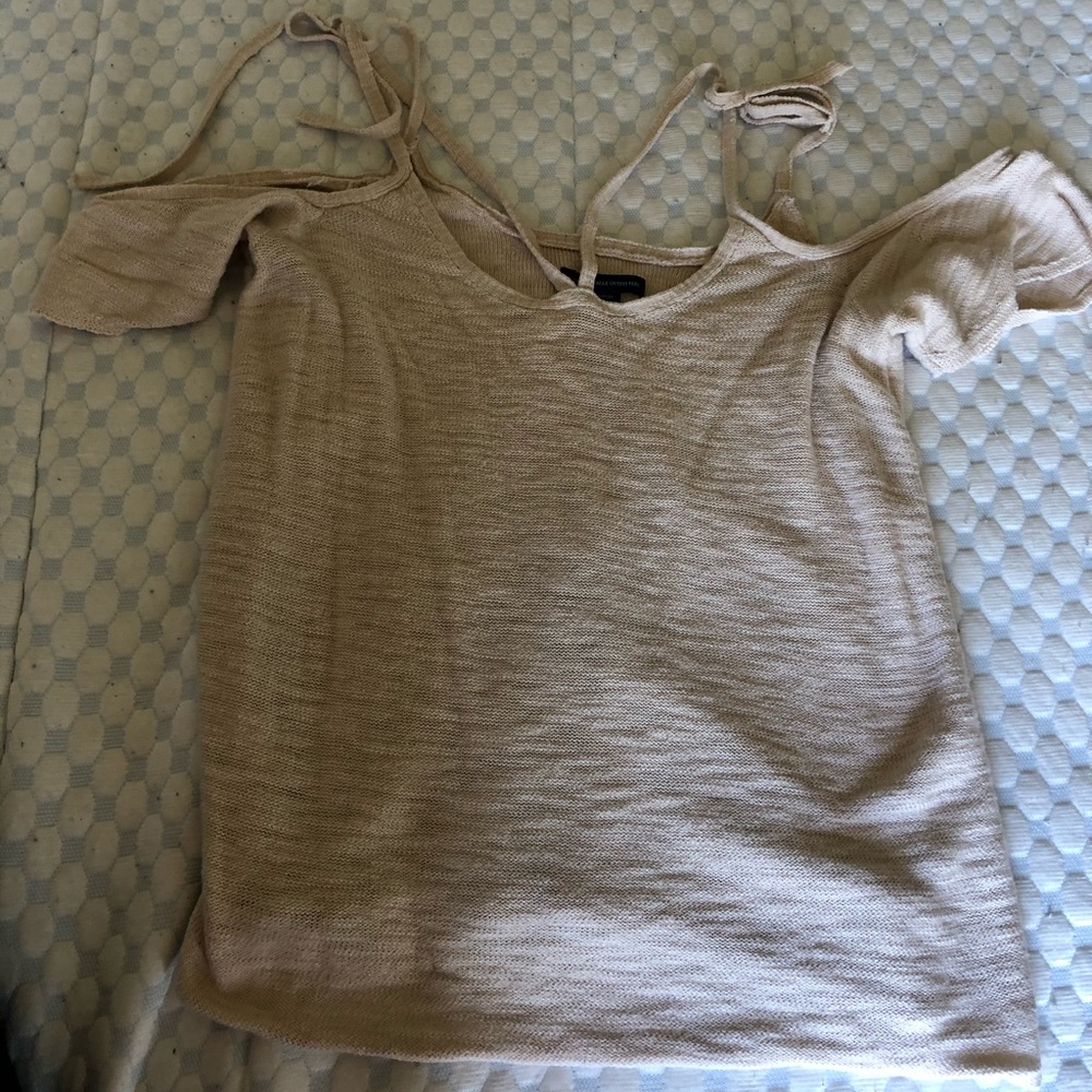 American Eagle Off the Shoulder shirt!